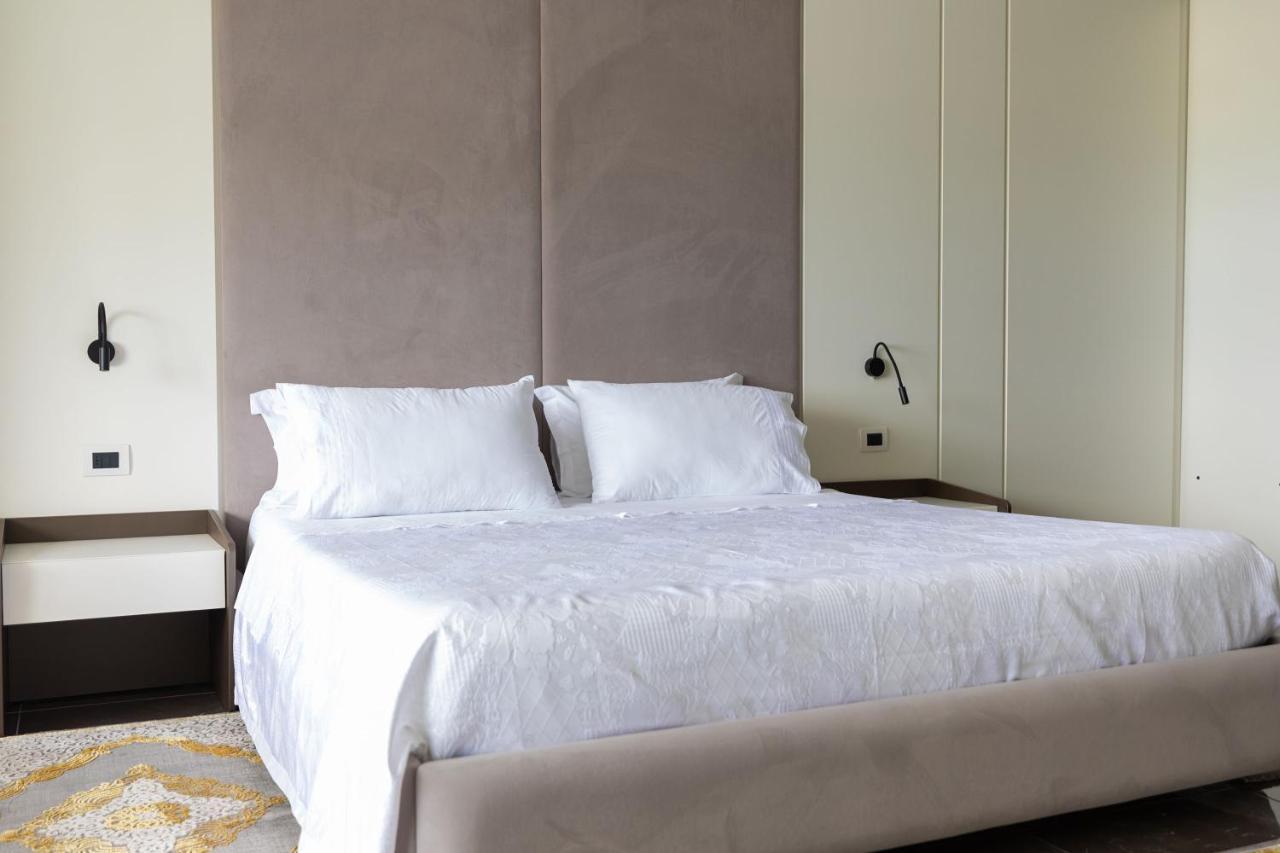 Hotel Pirro Vlore Luaran gambar