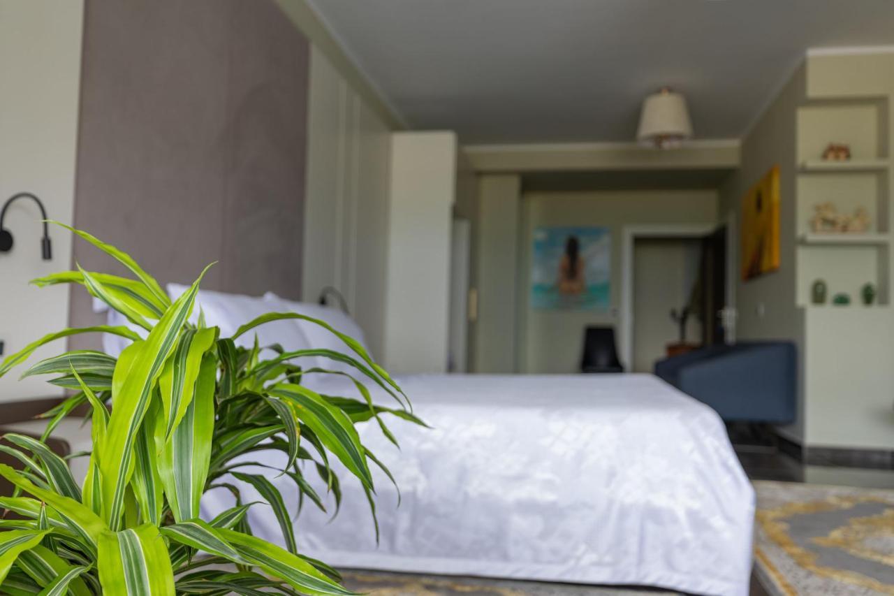 Hotel Pirro Vlore Luaran gambar