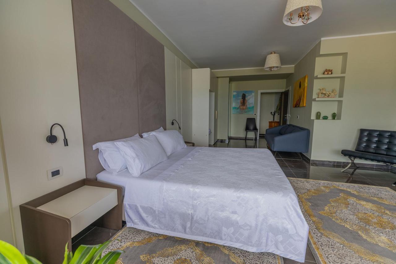 Hotel Pirro Vlore Luaran gambar
