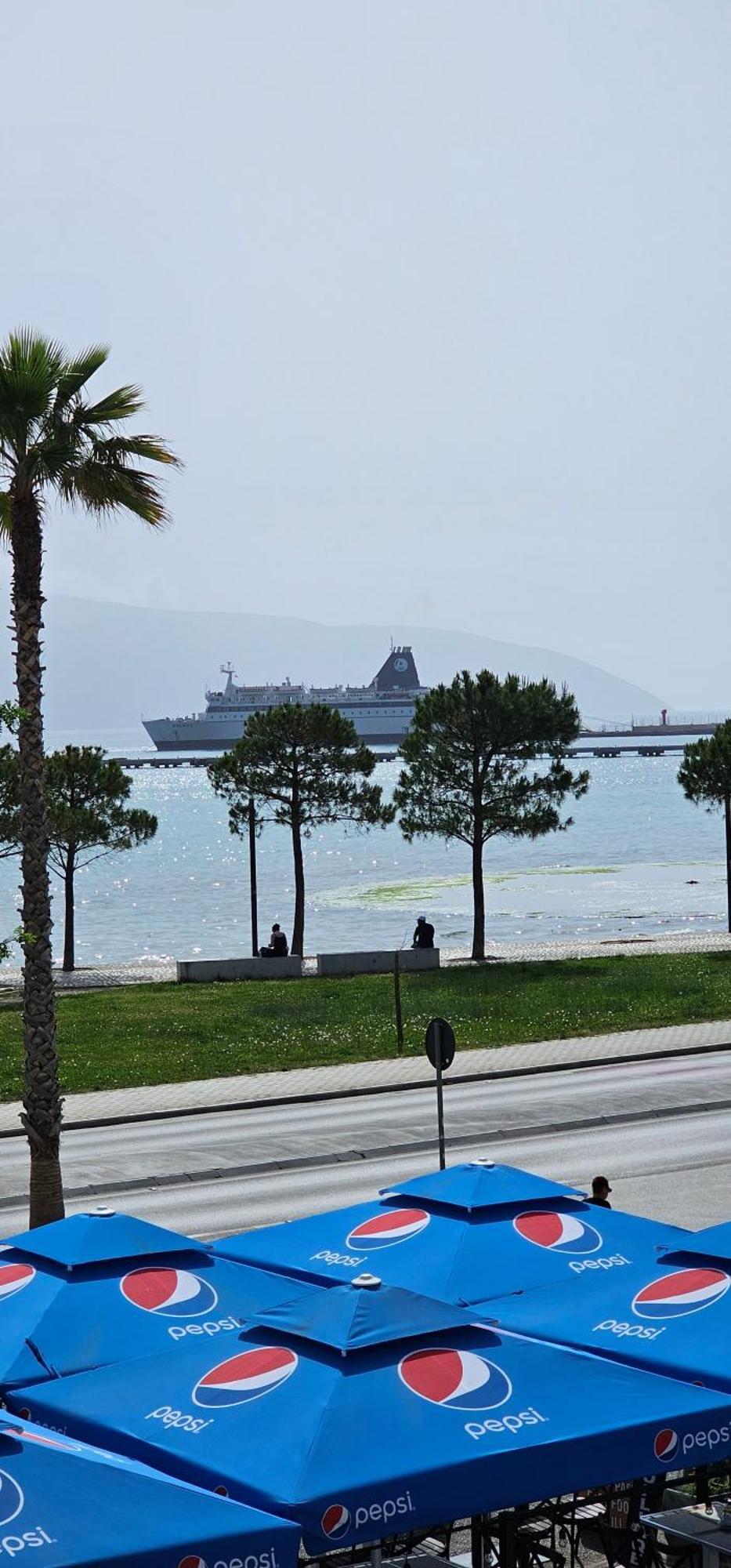 Hotel Pirro Vlore Bilik gambar